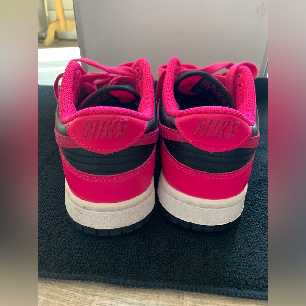 Nike Womens Pink and Black Athletic Shoes - Picture 5 of 8